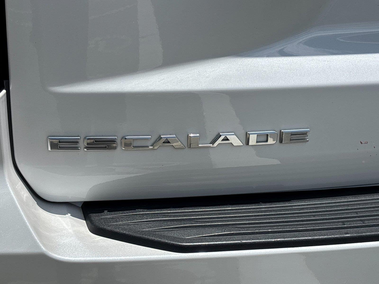 Used 2023 Crystal White Tricoat Cadillac 4WD Sport Platinum image 11