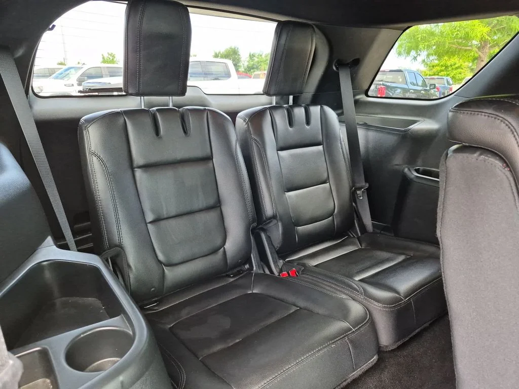 Used 2018 Gray Ford XLT image 37