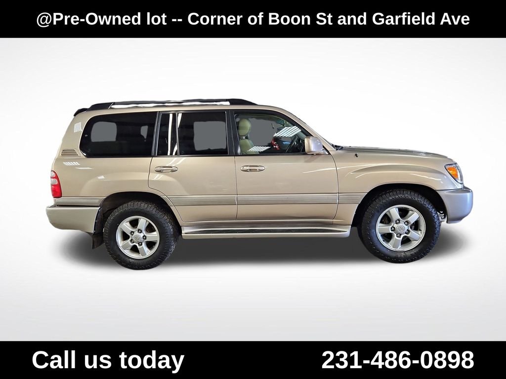Used 2004  Toyota Base image 6