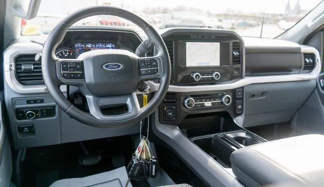 Used 2023 Black Ford XLT image 12
