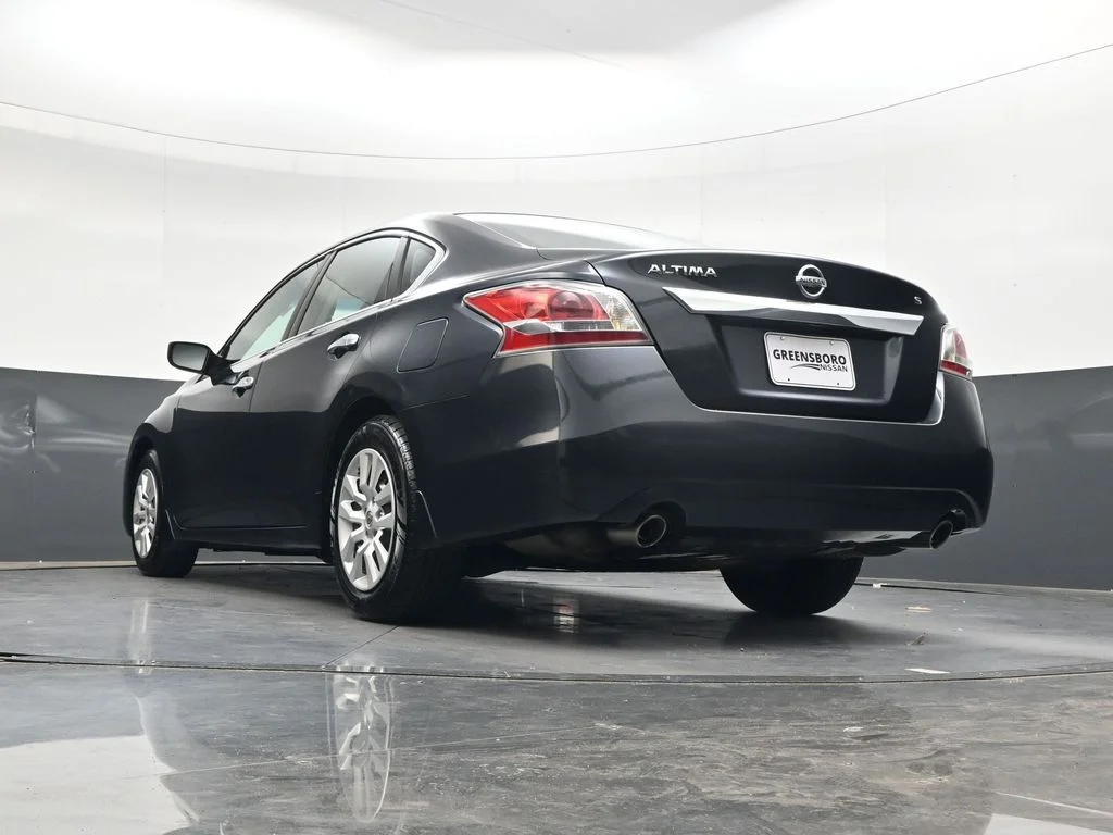 Used 2015 Storm Nissan 2.5 S image 32