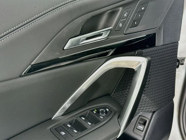 New 2026 Silver Metallic BMW xDrive28i image 18