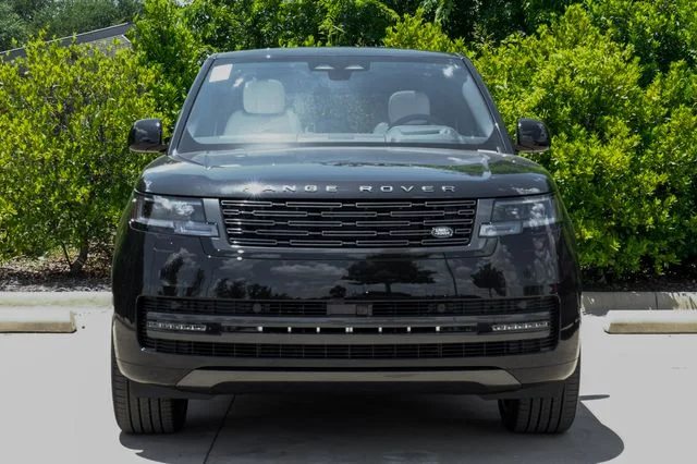 New 2026 Black Land Rover SE image 6