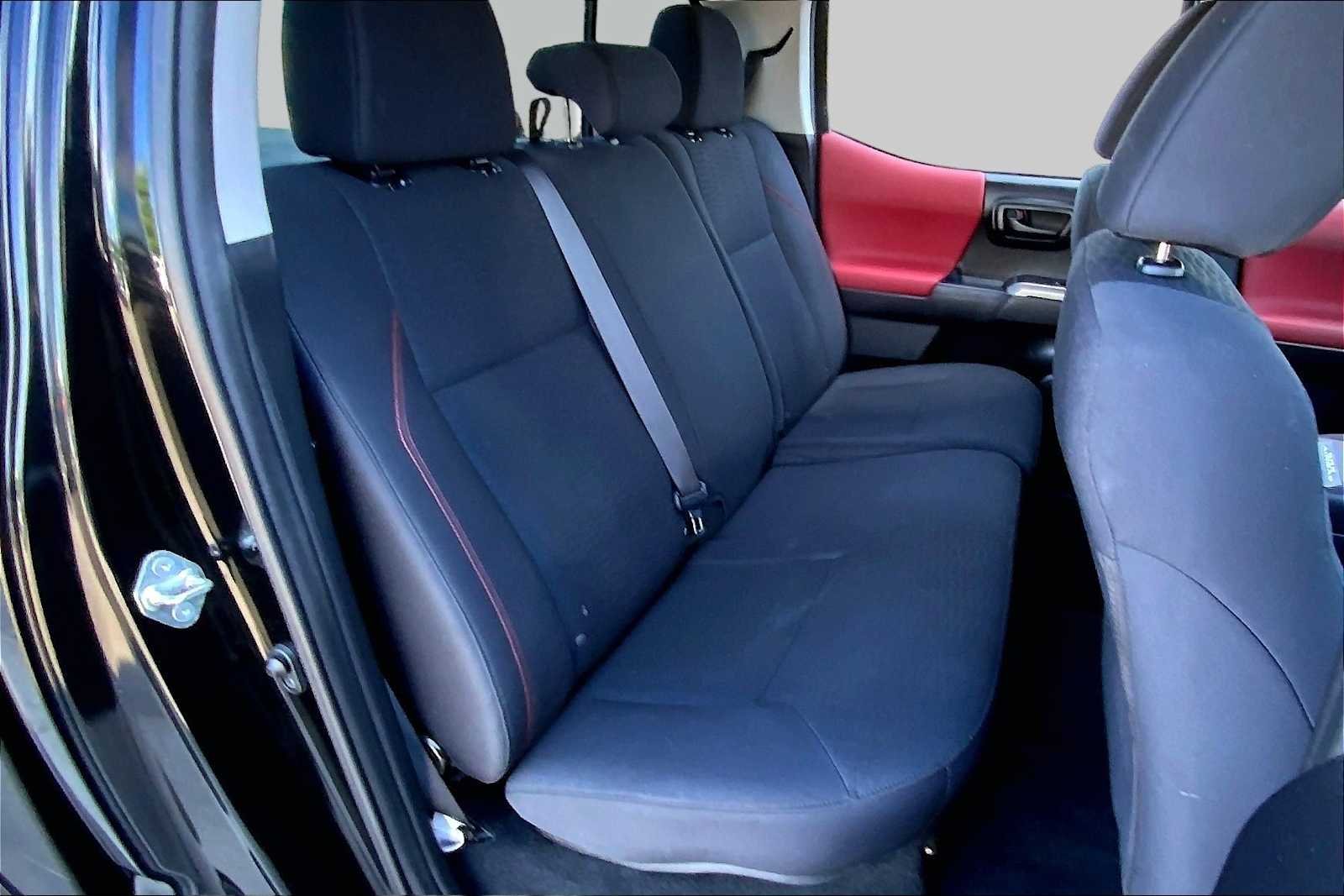 Used 2019 Midnight Black Metallic Toyota SR5 image 19