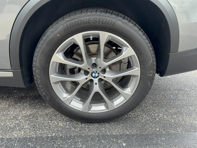 New 2026 Skyscraper Grey Metallic BMW xDrive40i image 29