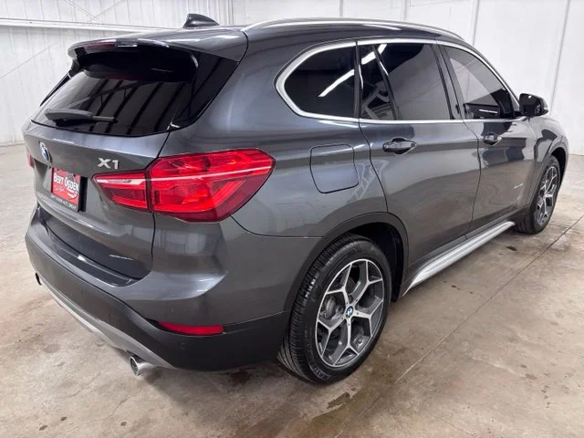 Used 2017 Gray BMW xDrive28i image 6