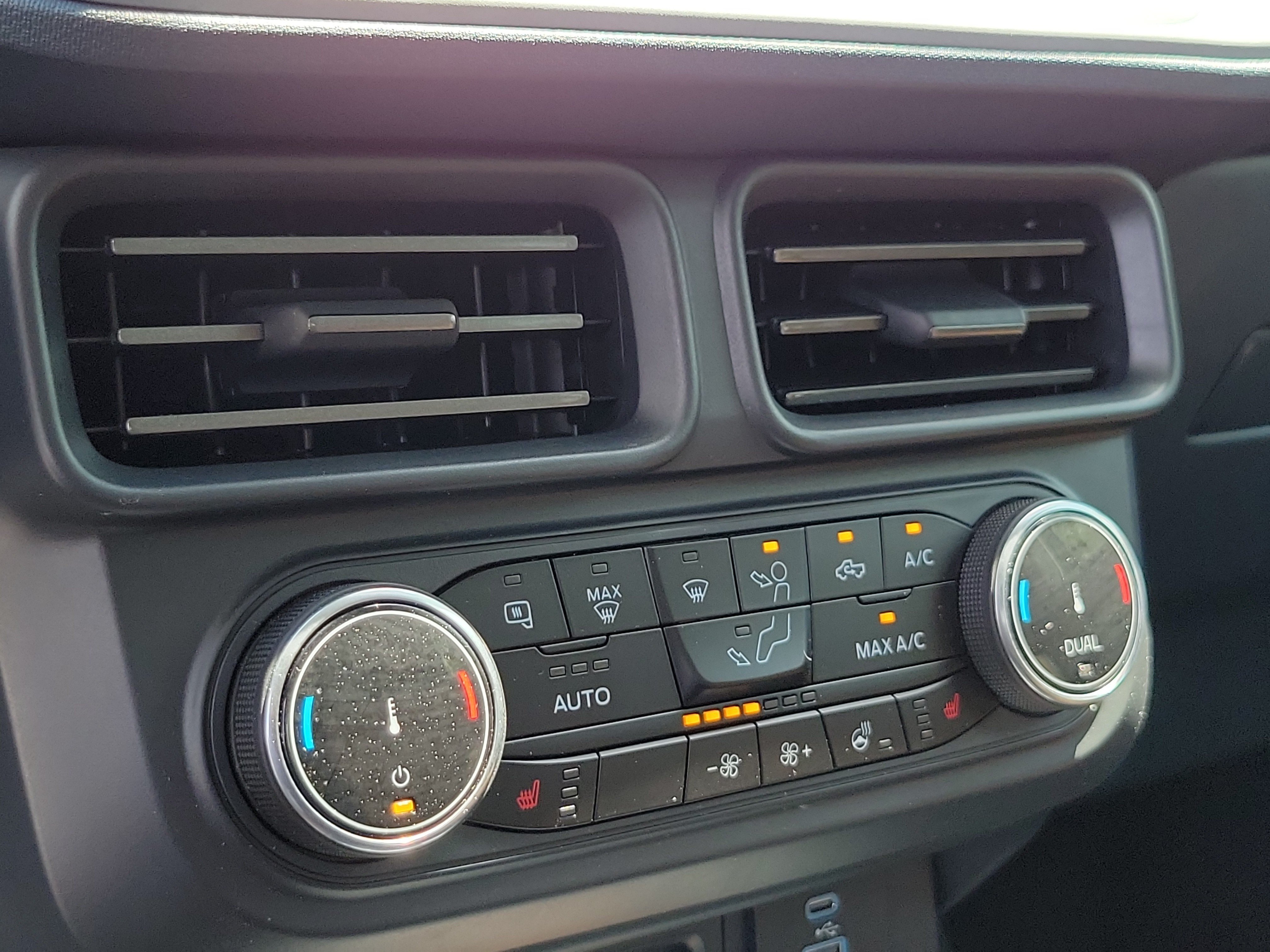 Used 2024 Gray Metallic Ford LARIAT image 10