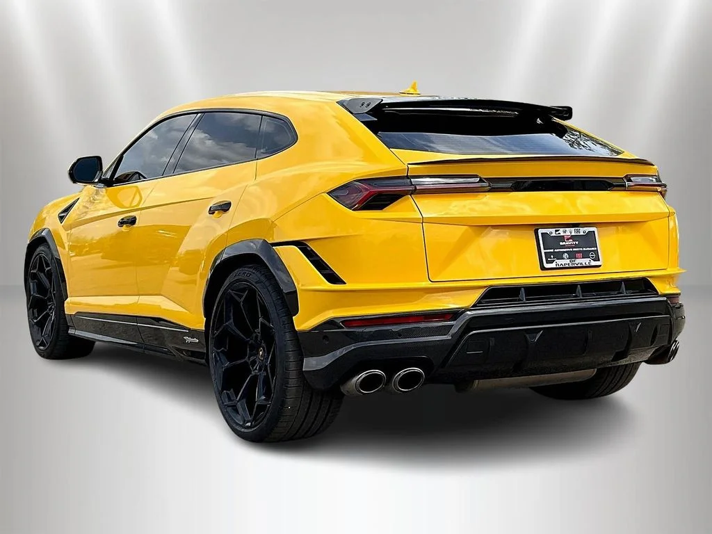 Used 2023 Giallo Auge Metallic Lamborghini Performante image 4