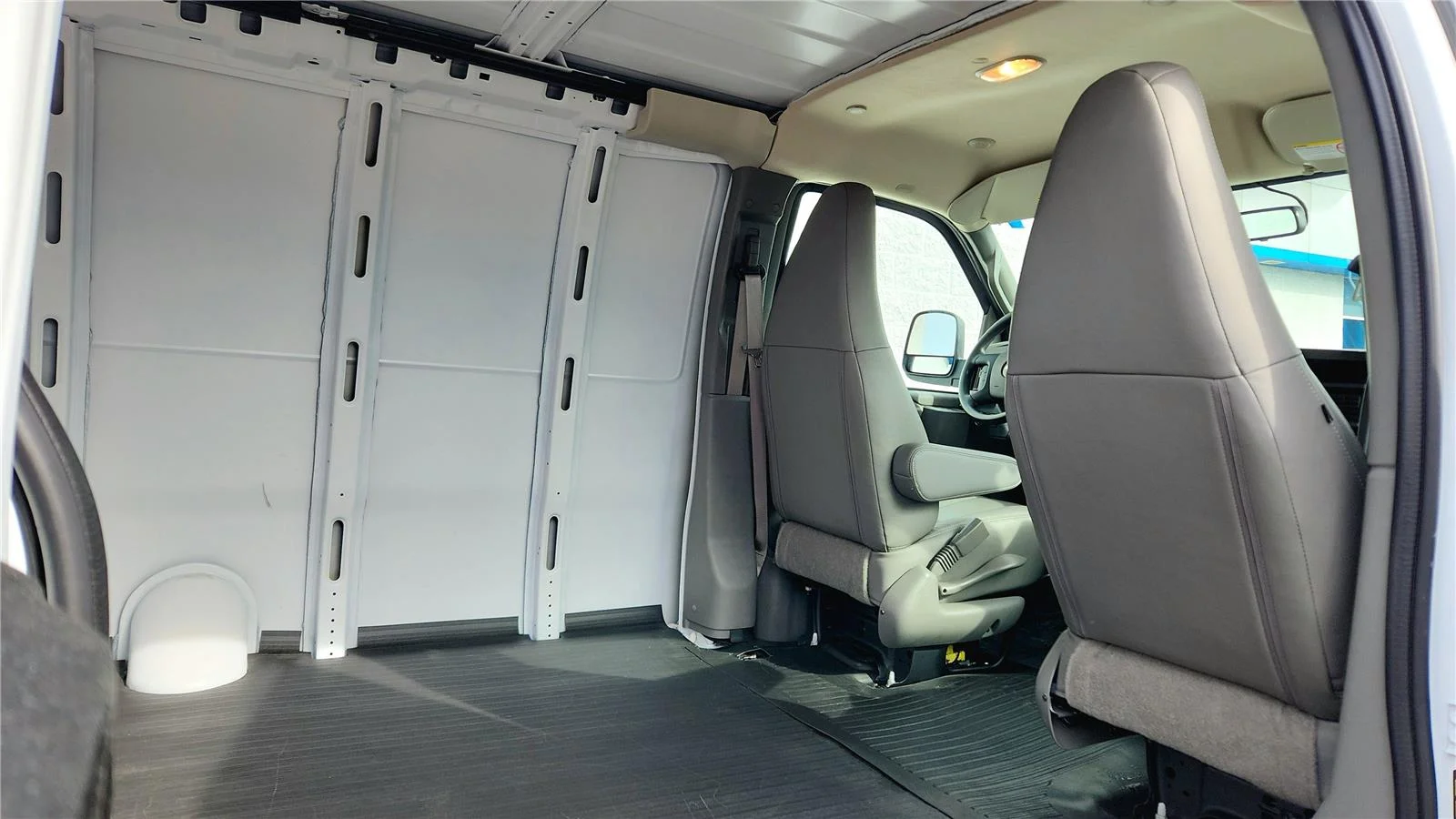 2025 Chevrolet Express Cargo Work Van - Photo 16