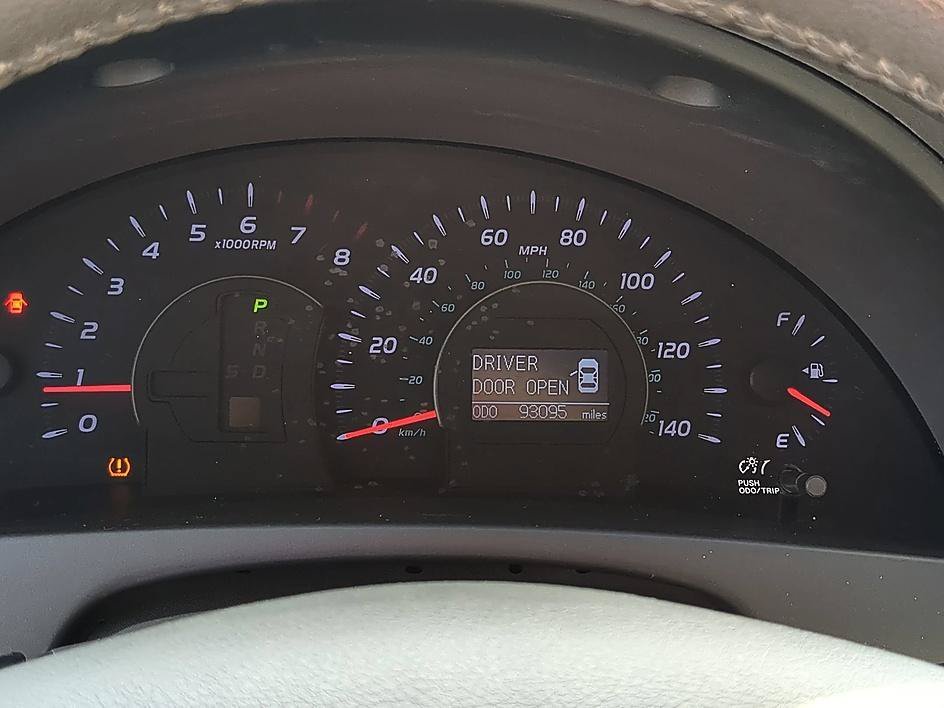 Used 2011 Aloe Green Metallic Toyota XLE image 20