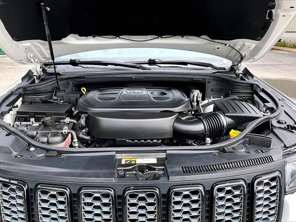 Used 2019 Bright White Clearcoat Jeep Altitude image 29
