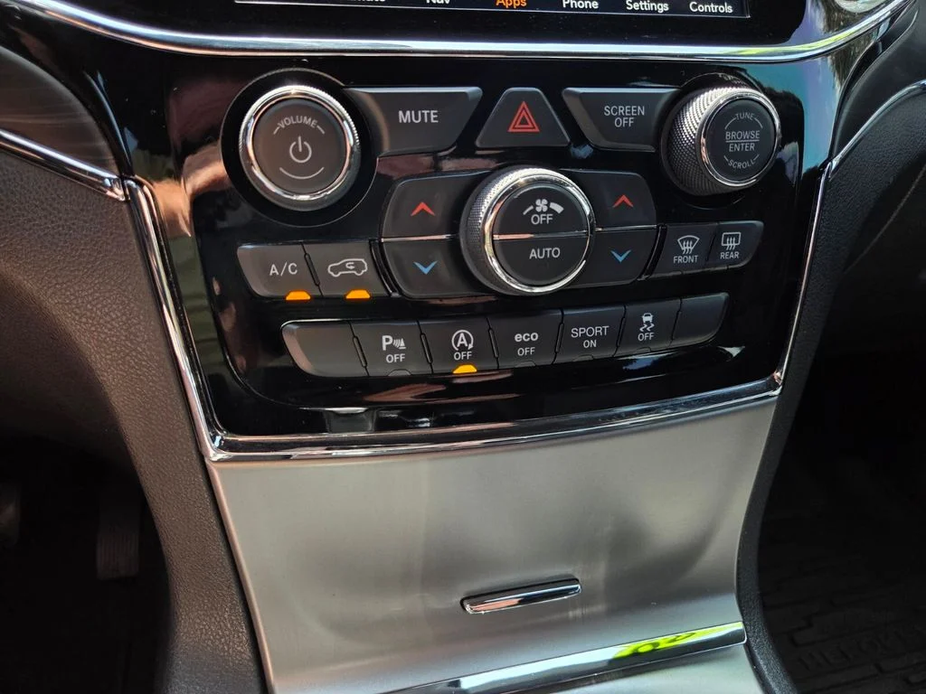 Used 2020 Red Jeep Limited image 30