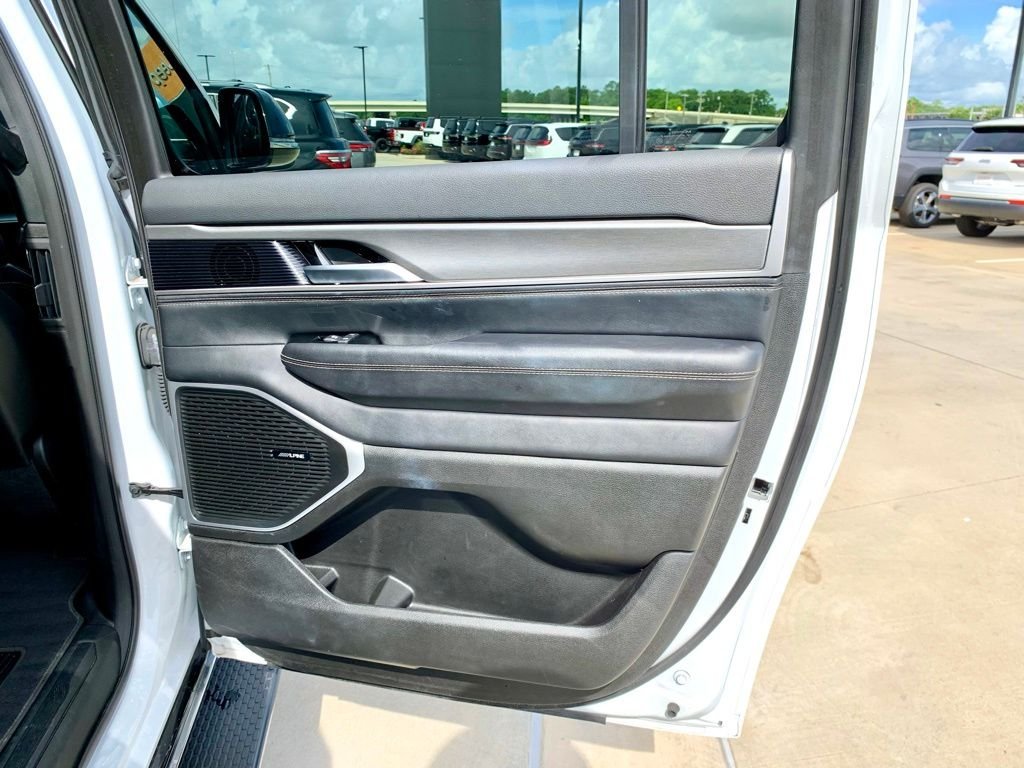 Used 2025 White Jeep Series II image 26