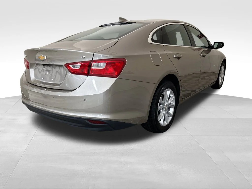 Used 2025 Gray Chevrolet LT image 5