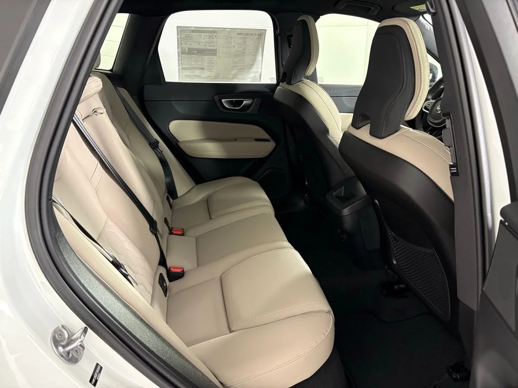 2026 Volvo XC60 Plus - Photo 42