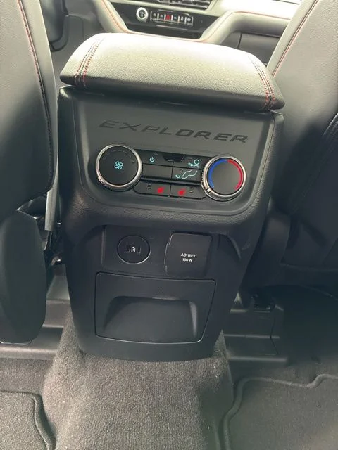 2026 Ford Explorer ST-Line - Photo 24