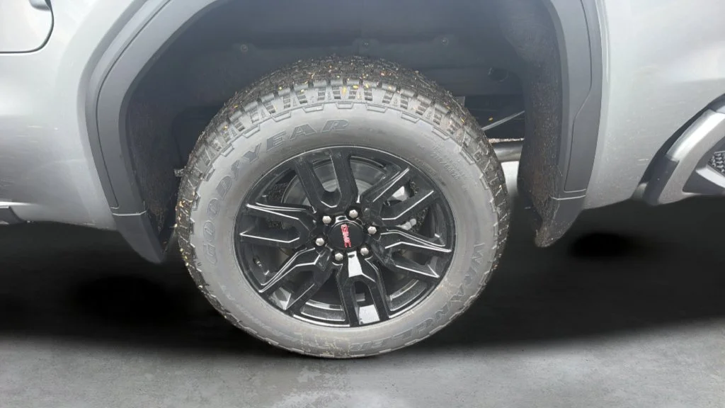 New 2026 Sterling Metallic GMC Elevation image 20