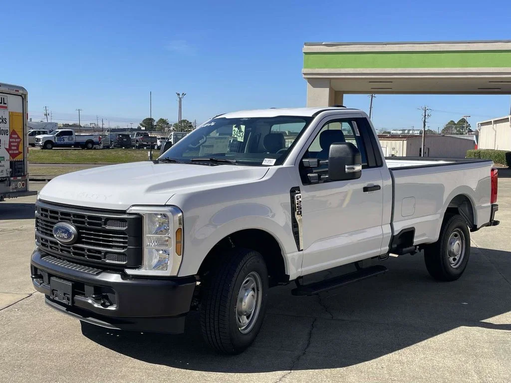 New 2026 Oxford White Ford F-250® XL image 7