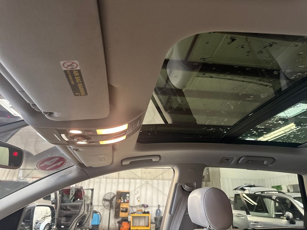 Used 2014  Audi  image 12