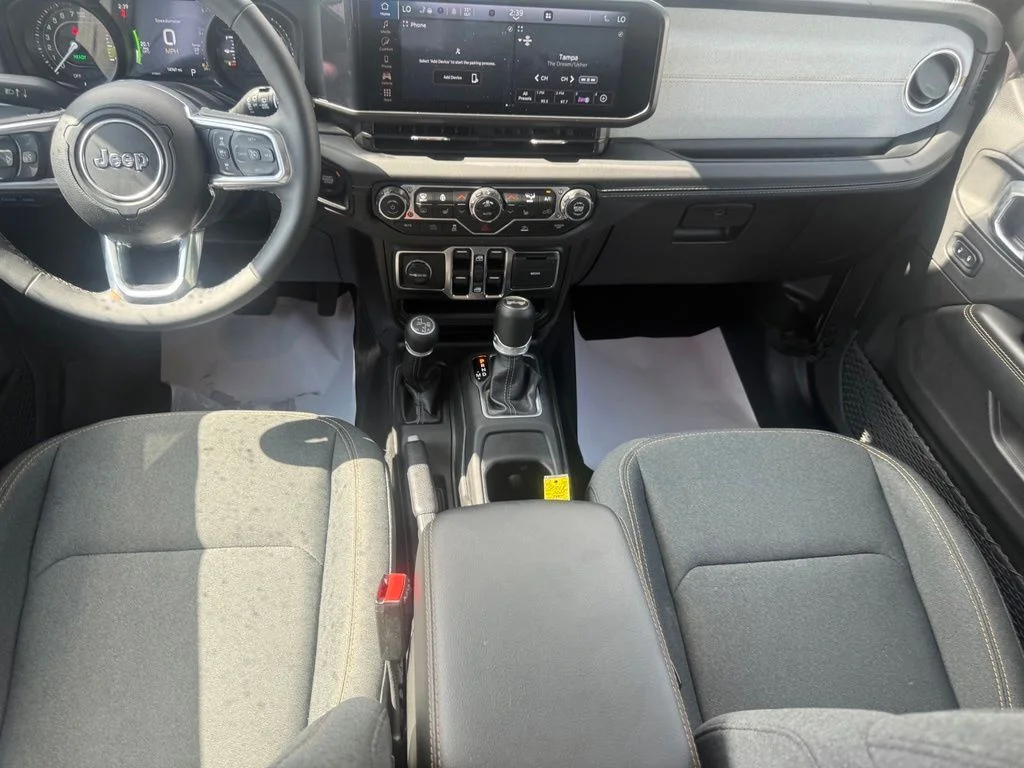 Used 2025 Gray Jeep Sahara 4xe image 41