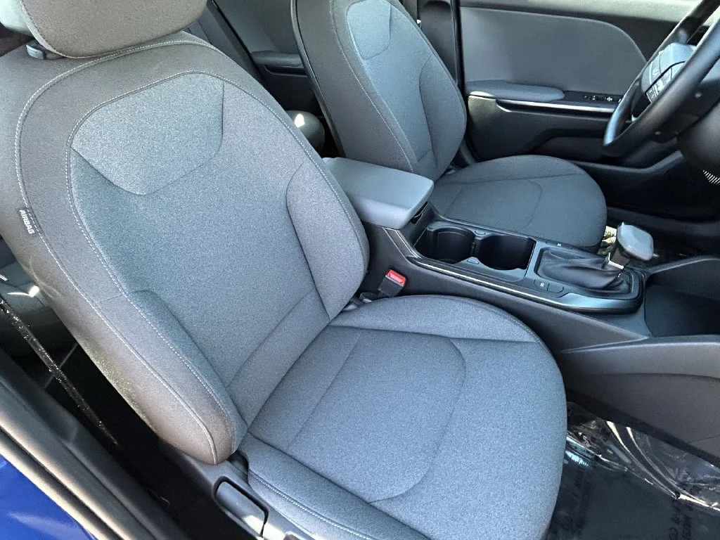 Used 2025 Deep Sea Blue Kia LXS image 10