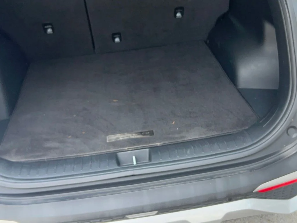 Used 2023 White Kia EX image 31