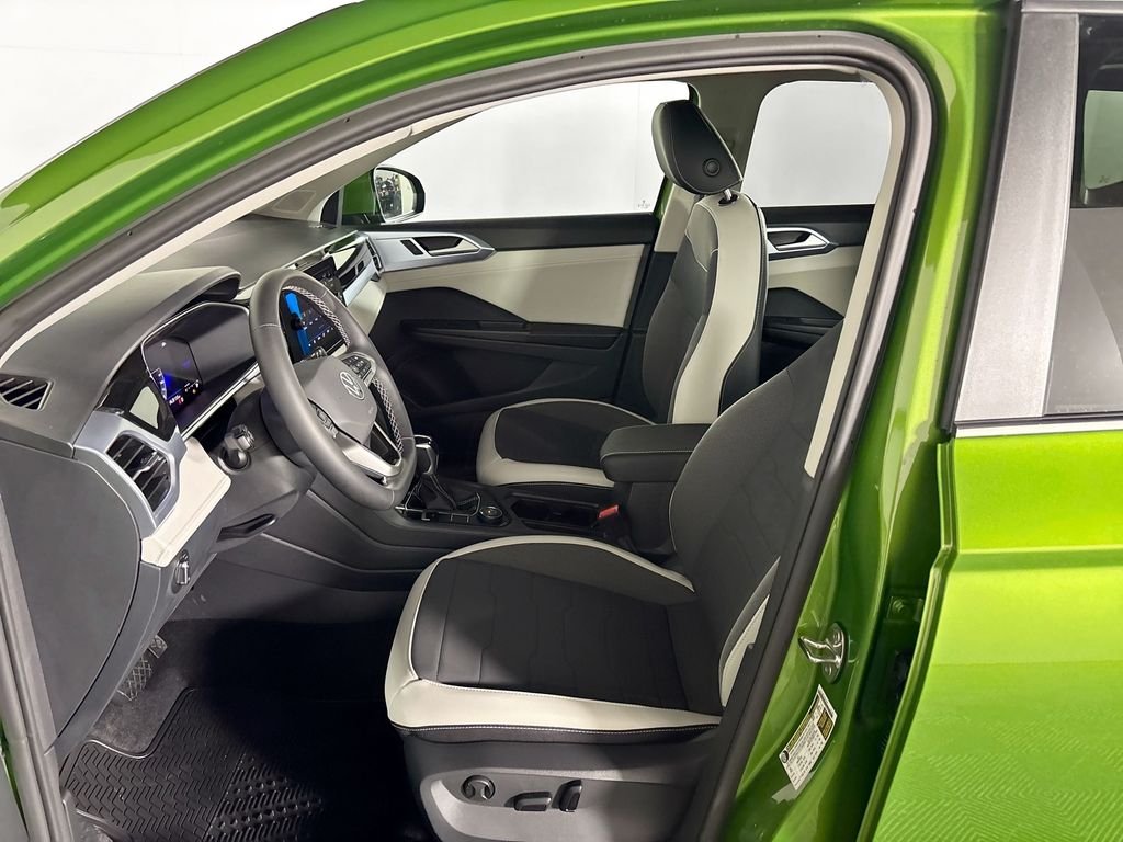 New 2026 Bright Moss Green Metallic Volkswagen 1.5T SE image 11