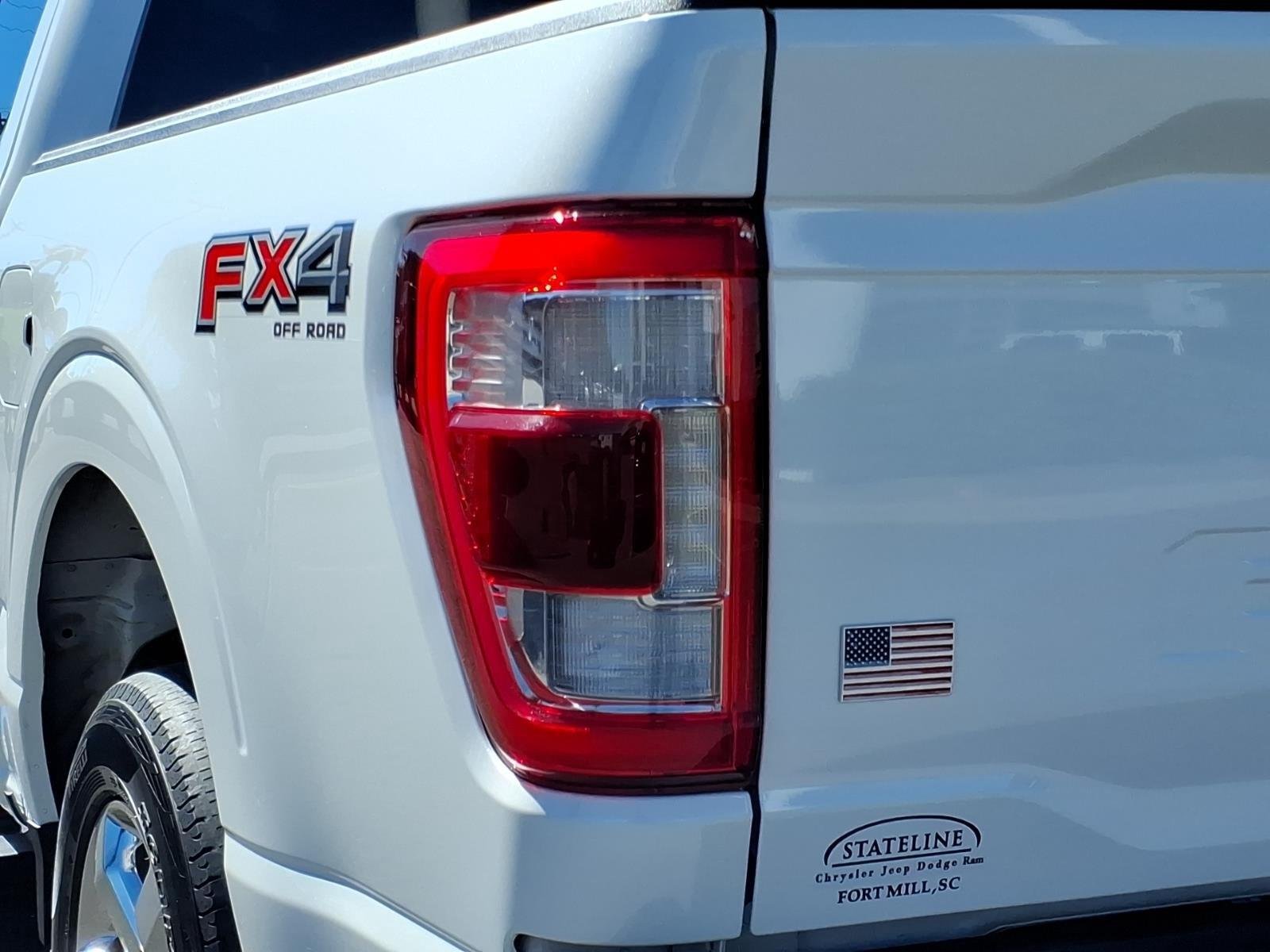 Used 2021 Star White Metallic Tri-Coat Ford LARIAT image 17