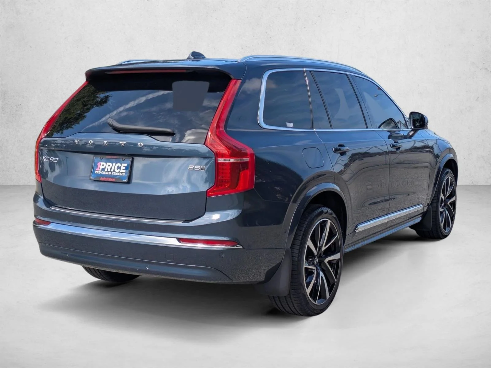 Used 2024 Denim Blue Metalli Volvo Plus Bright Theme image 5