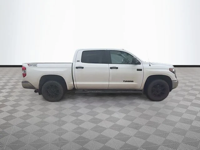 Used 2019 White Toyota SR5 image 7