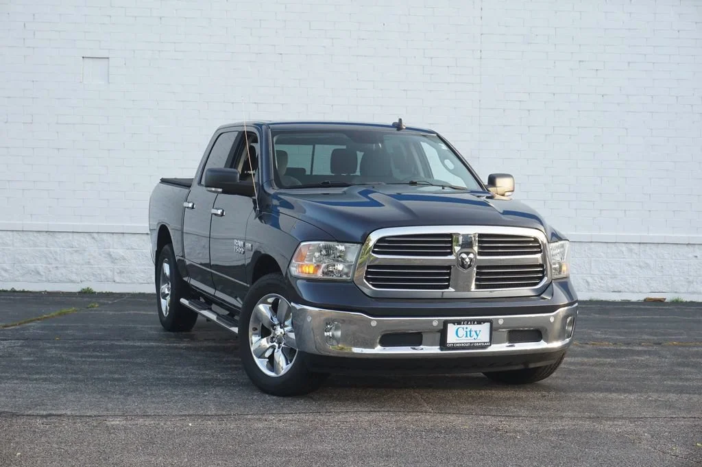 2016 RAM 1500 Big Horn 4x4 Crew Cab 5'7's photo