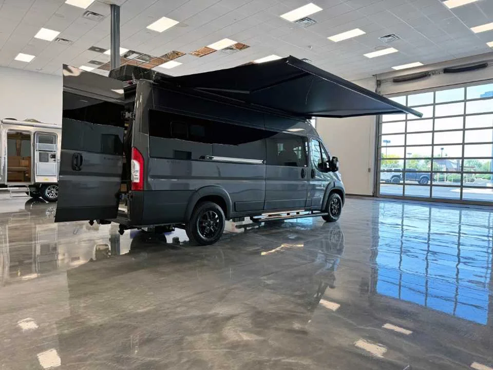 New 2027 GRANITE CRYSTAL METALLIC AIRSTREAM  image 32