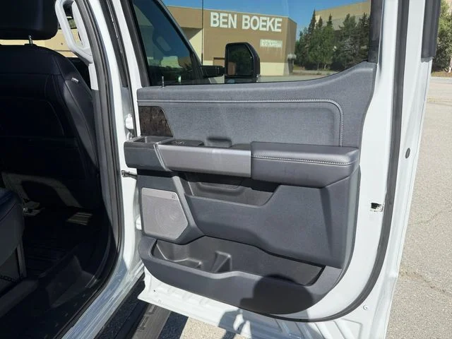 Certified Used 2025  Ford Lariat image 27