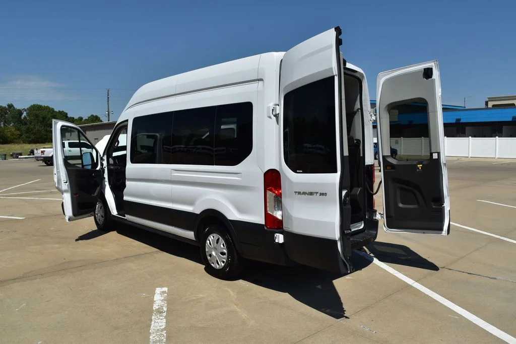 Used 2023 Oxford White Ford XLT image 33