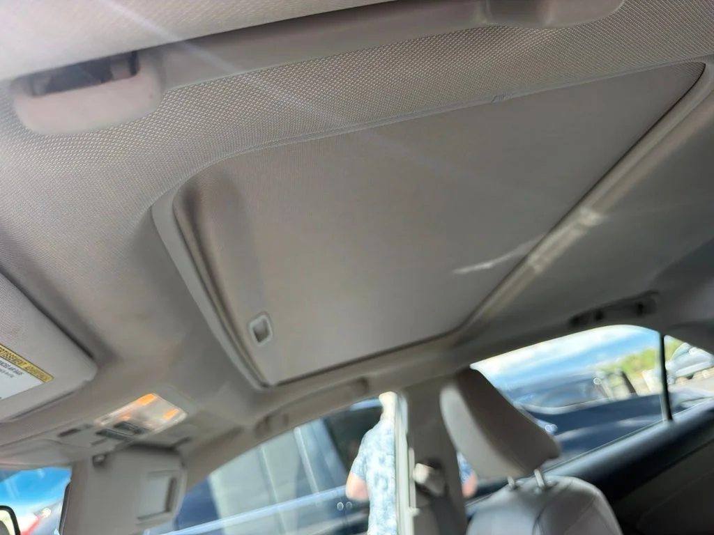 Used 2013 Classic Silver Metallic Toyota XLE image 7