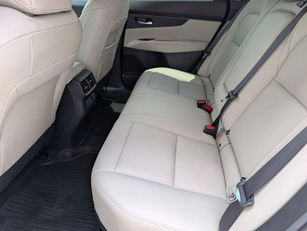 Used 2025 White Nissan SV image 24