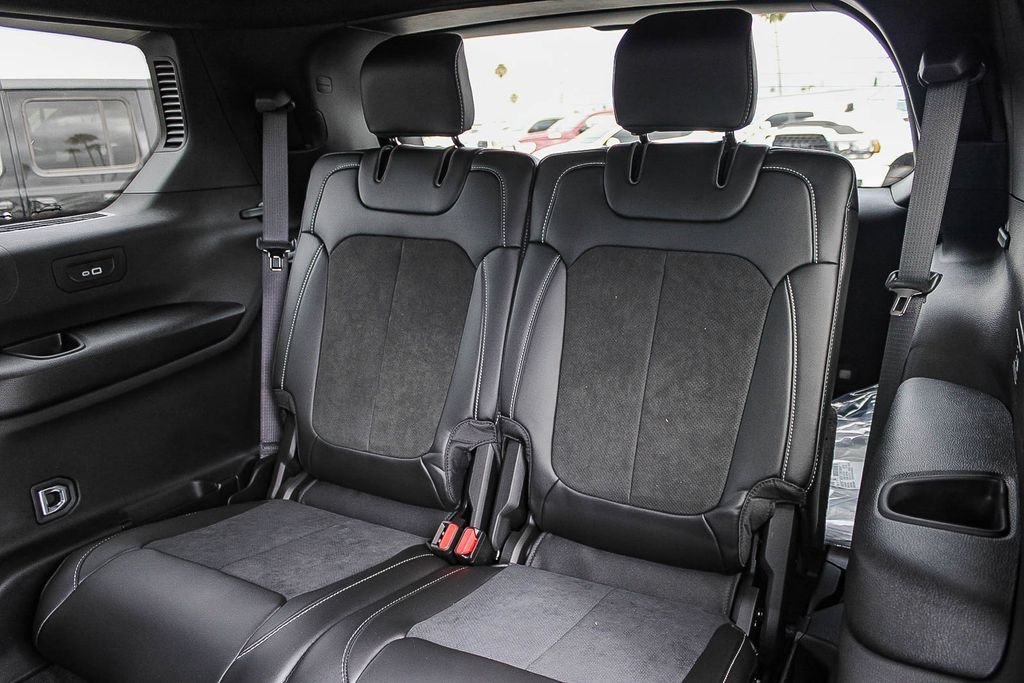 New 2026 Diamond Black Crystal Pearlcoat Jeep Altitude image 20