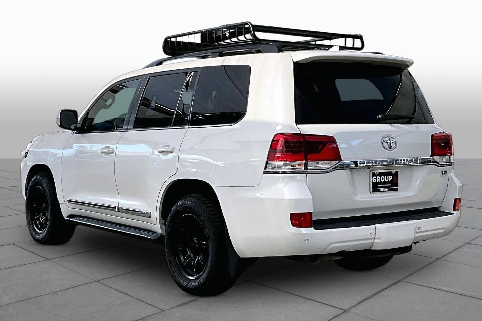 Used 2021 Blizzard Pearl Toyota  image 12