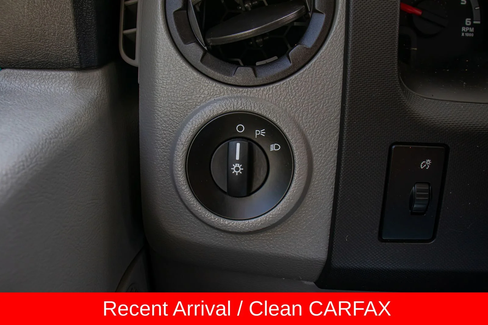 Used 2014 White Ford Base image 20