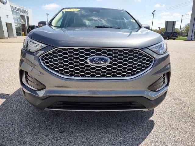 Used 2024 Gray Metallic Ford SEL image 9