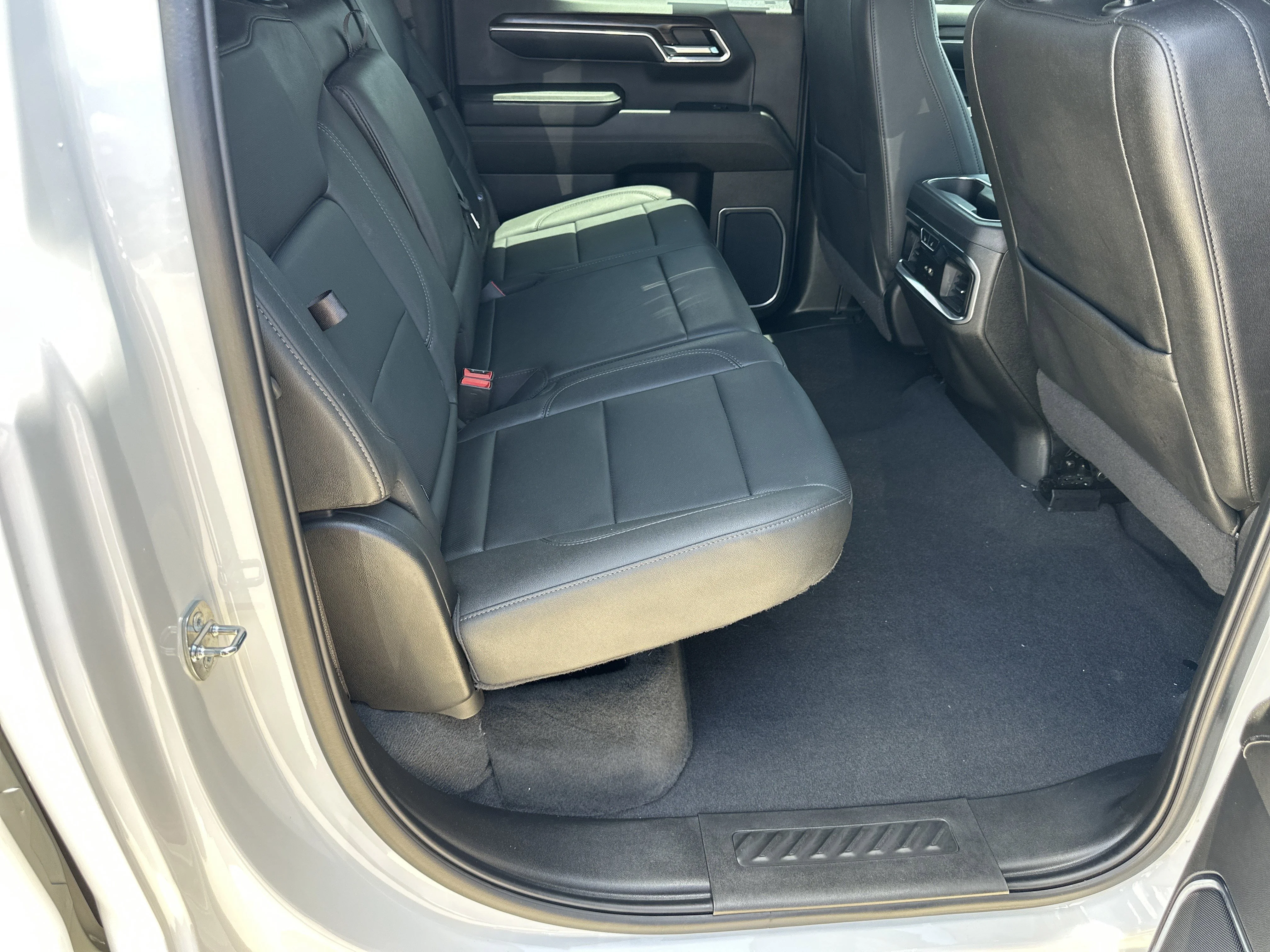 Certified Used 2024 Summit White GMC SLT image 16