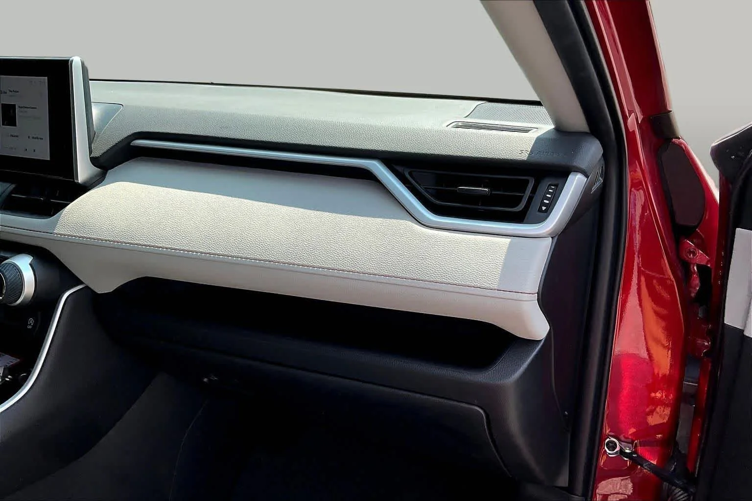 Used 2024 Ruby Flare Pearl Toyota XLE image 19