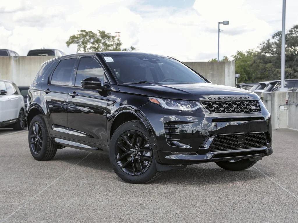 New 2025 Santorini Black Metallic Land Rover SE image 11