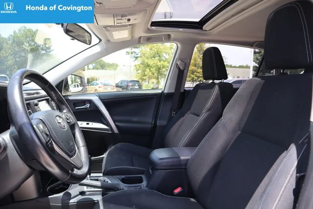 Used 2016 Super White Toyota XLE image 20
