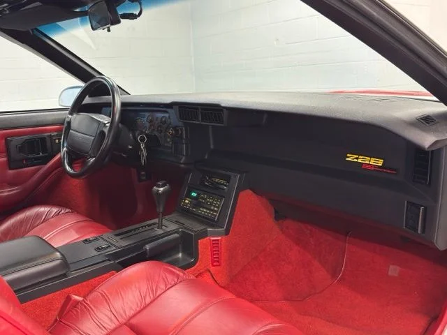 Used 1992  Chevrolet Z28 image 12