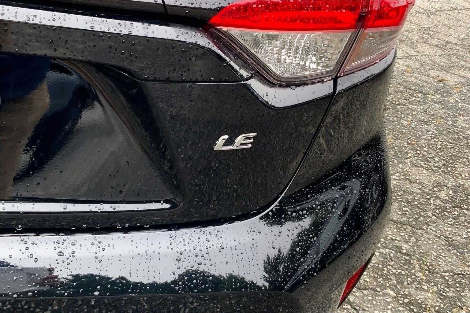 Used 2025 Midnight Black Metallic Toyota LE image 10