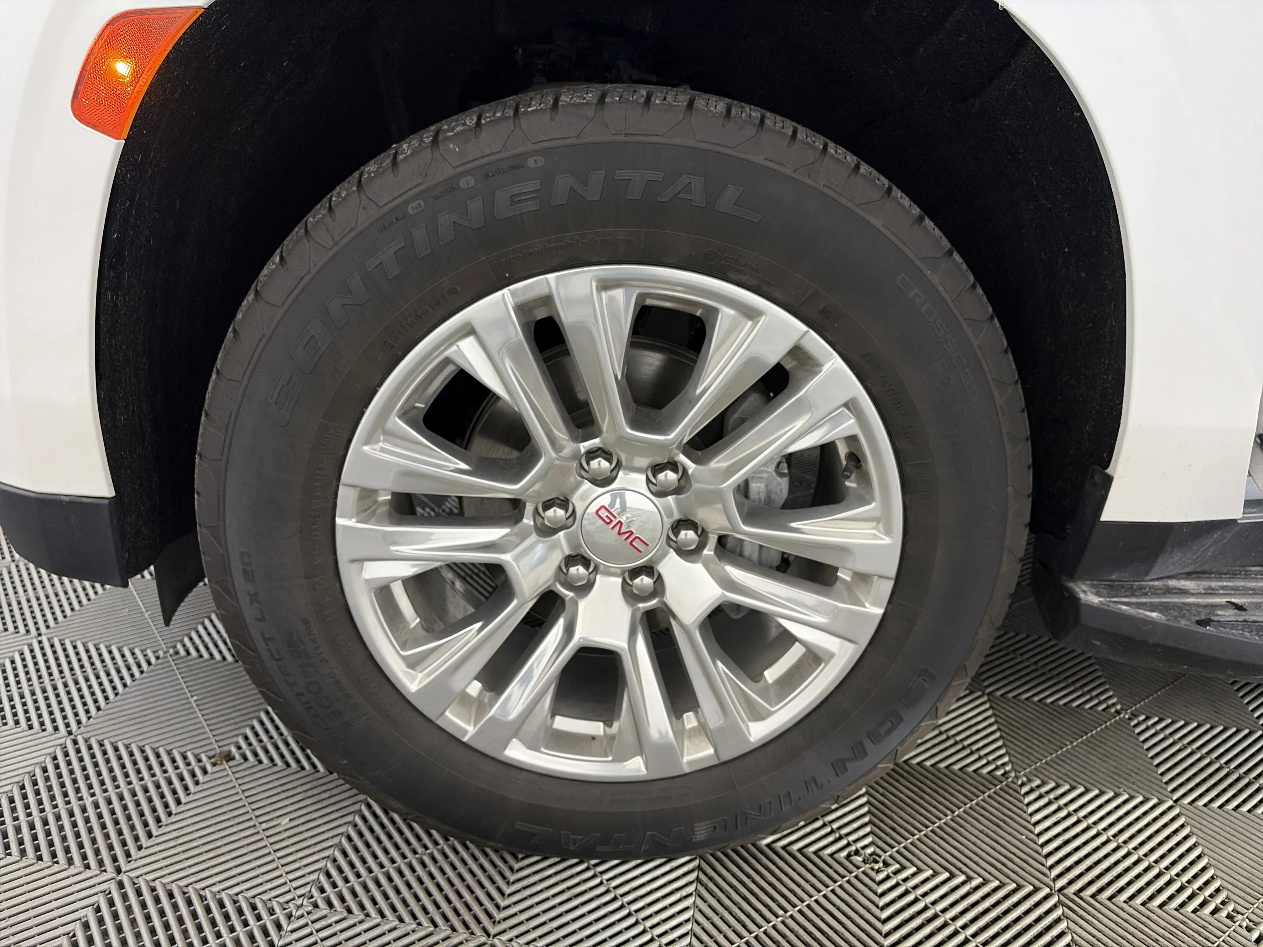 2024 GMC Yukon XL Denali - Photo 14