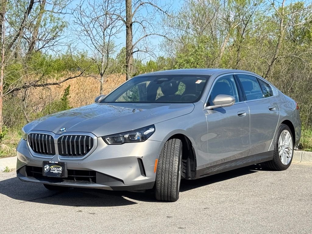 Used 2024 Gray BMW 530i xDrive image 3