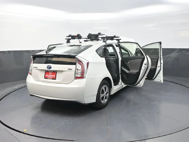 Used 2013 White Toyota Two image 44