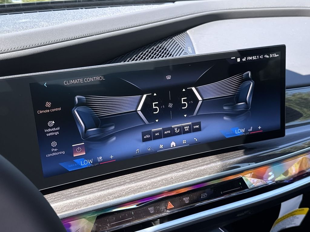 New 2026 Black Sapphire Metallic BMW 760i xDrive image 17